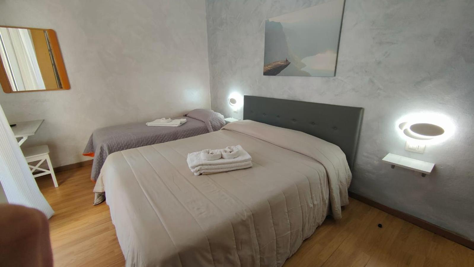 Hotel Eriale Римини Екстериор снимка