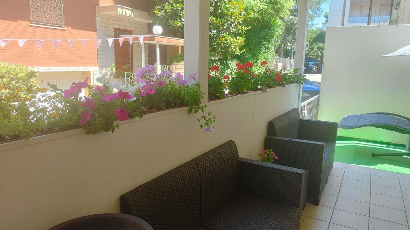 Hotel Eriale Римини Екстериор снимка