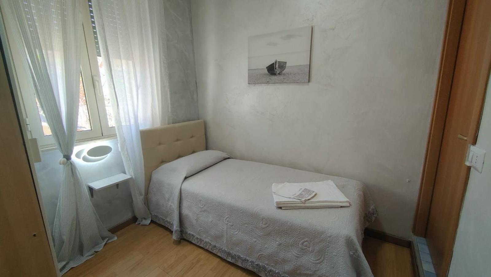 Hotel Eriale Римини Екстериор снимка