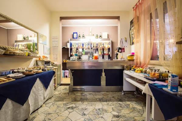 Hotel Eriale Римини Екстериор снимка