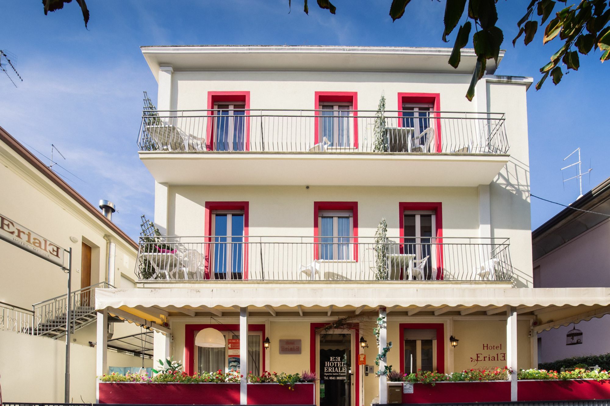 Hotel Eriale Римини Екстериор снимка